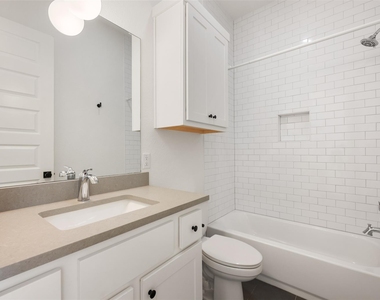 308 E 19th 1/2 St - Photo Thumbnail 23