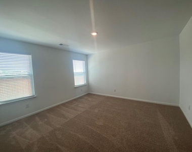 309 Riverdale Drive Dr - Photo Thumbnail 18
