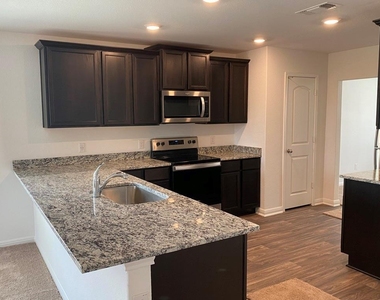 309 Riverdale Drive Dr - Photo Thumbnail 24