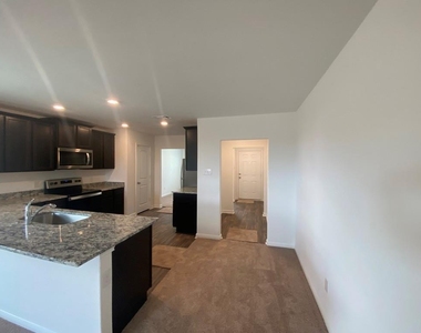 309 Riverdale Drive Dr - Photo Thumbnail 22