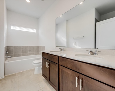 1545 Cobblecrest Ln - Photo Thumbnail 20