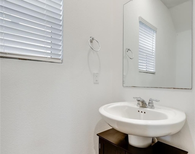 1545 Cobblecrest Ln - Photo Thumbnail 15
