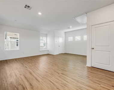 1545 Cobblecrest Ln - Photo Thumbnail 30