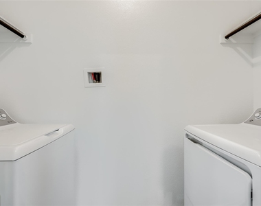 1545 Cobblecrest Ln - Photo Thumbnail 14