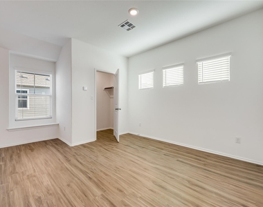 1545 Cobblecrest Ln - Photo Thumbnail 35