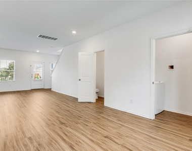 1545 Cobblecrest Ln - Photo Thumbnail 13