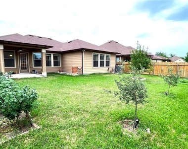 813 Oatmeal Dr - Photo Thumbnail 12