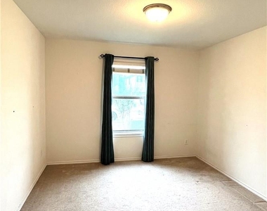 813 Oatmeal Dr - Photo Thumbnail 9