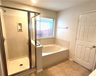 813 Oatmeal Dr - Photo Thumbnail 8