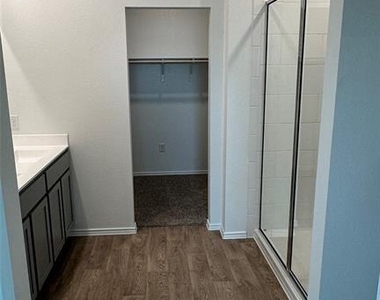 204 Inks Ln - Photo Thumbnail 14