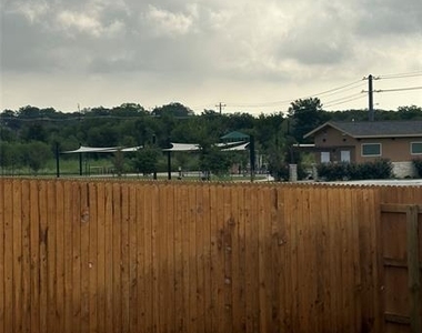 204 Inks Ln - Photo Thumbnail 23