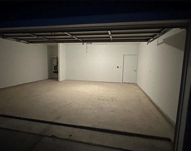 204 Inks Ln - Photo Thumbnail 21