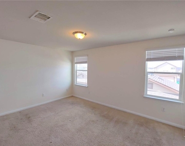 18412 Cumberland Gap St - Photo Thumbnail 11