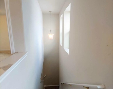 18412 Cumberland Gap St - Photo Thumbnail 6