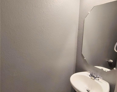 18412 Cumberland Gap St - Photo Thumbnail 5