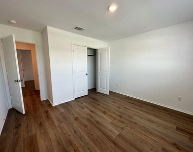 195 Otter Rd - Photo Thumbnail 4