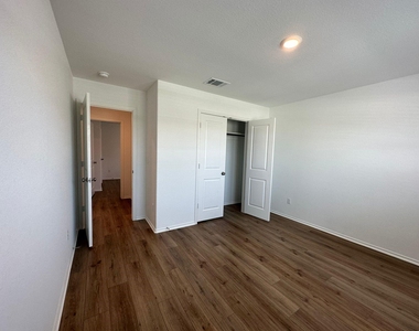 195 Otter Rd - Photo Thumbnail 9