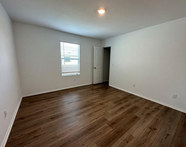 195 Otter Rd - Photo Thumbnail 12