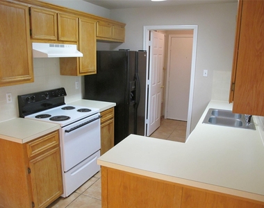 902 Quartz Ct - Photo Thumbnail 17