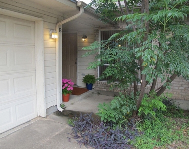 902 Quartz Ct - Photo Thumbnail 1