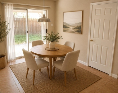 902 Quartz Ct - Photo Thumbnail 3