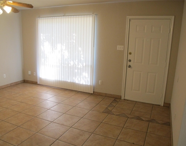 902 Quartz Ct - Photo Thumbnail 14