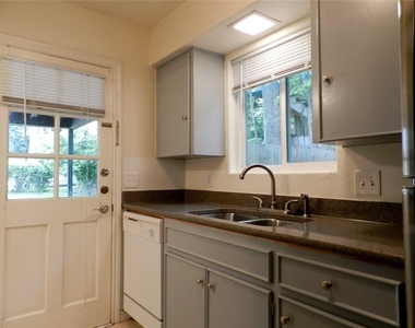 3713 Meredith St - Photo Thumbnail 8