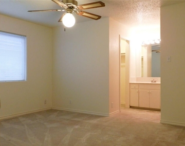 3713 Meredith St - Photo Thumbnail 16