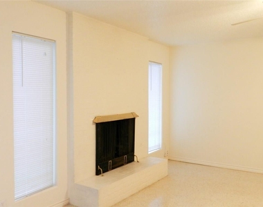 3713 Meredith St - Photo Thumbnail 2