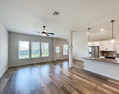 558 Bridgestone Way - Photo Thumbnail 6