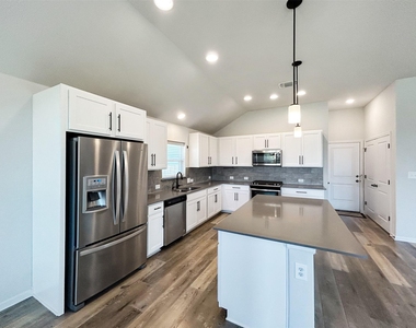 558 Bridgestone Way - Photo Thumbnail 10