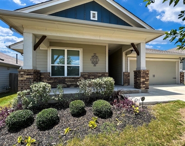 558 Bridgestone Way - Photo Thumbnail 3