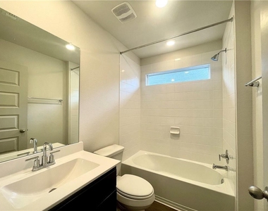 110 Krause Springs Dr - Photo Thumbnail 14