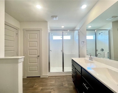 110 Krause Springs Dr - Photo Thumbnail 18