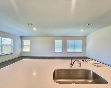 110 Krause Springs Dr - Photo Thumbnail 12