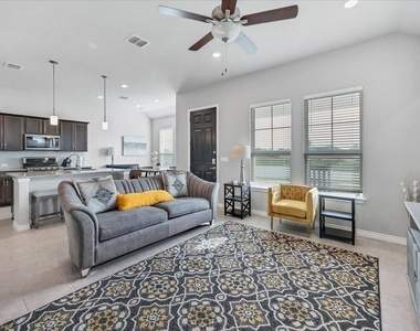 125 Harborside Dr - Photo Thumbnail 3