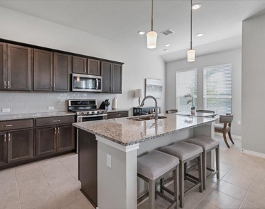 125 Harborside Dr - Photo Thumbnail 16