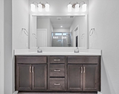 125 Harborside Dr - Photo Thumbnail 6