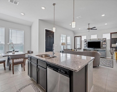 125 Harborside Dr - Photo Thumbnail 17