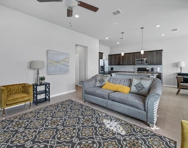 125 Harborside Dr - Photo Thumbnail 12
