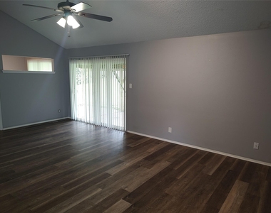 11506 Murcia Dr - Photo Thumbnail 4