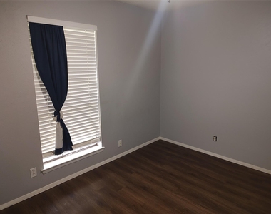 11506 Murcia Dr - Photo Thumbnail 5