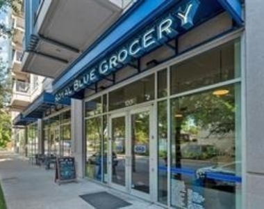 54 Rainey St - Photo Thumbnail 36