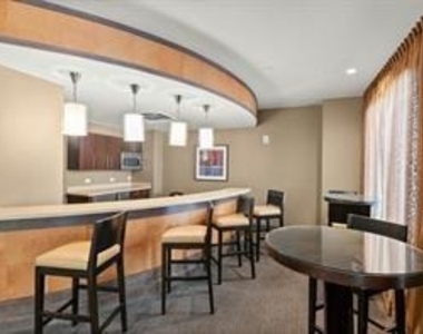 54 Rainey St - Photo Thumbnail 25