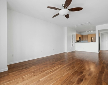 54 Rainey St - Photo Thumbnail 10