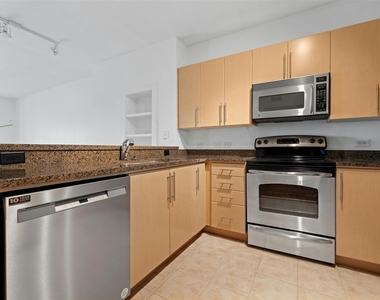 54 Rainey St - Photo Thumbnail 3