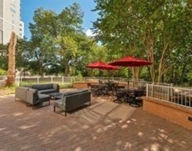54 Rainey St - Photo Thumbnail 27