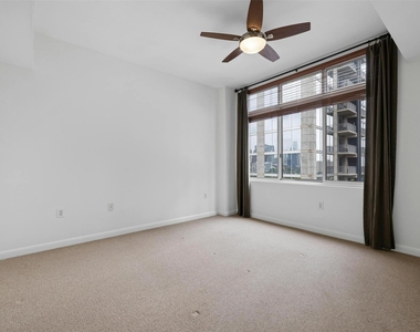 54 Rainey St - Photo Thumbnail 18