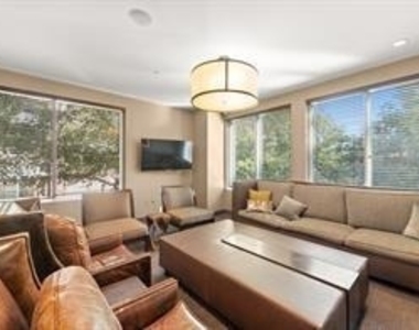 54 Rainey St - Photo Thumbnail 24