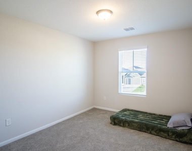 130 Yellowstone Dr - Photo Thumbnail 10